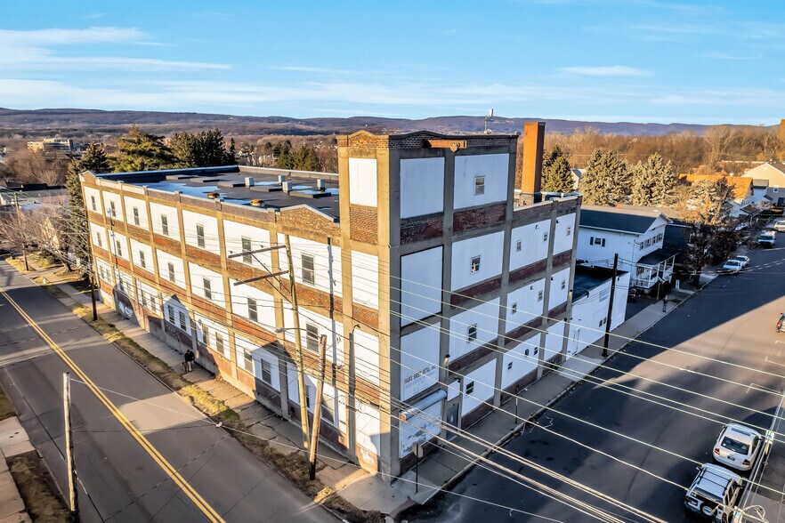 More Photos Of 373 High St, Wilkes Barre Manufacturing For Lease