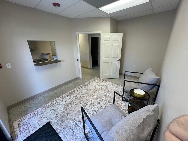 More Photos Of 2810 St Isabel St, Tampa Medical For Lease