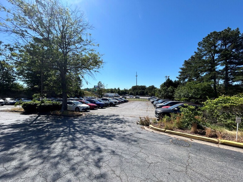 More Photos Of 3370 Venture Pky, Duluth Restaurant For Lease