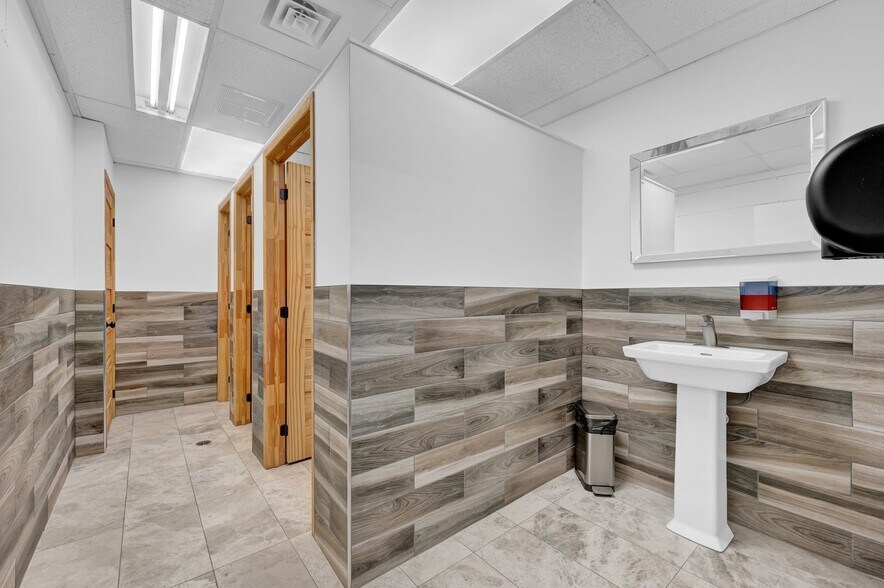 More Photos Of 150 Beverley St, Toronto Office For Sale