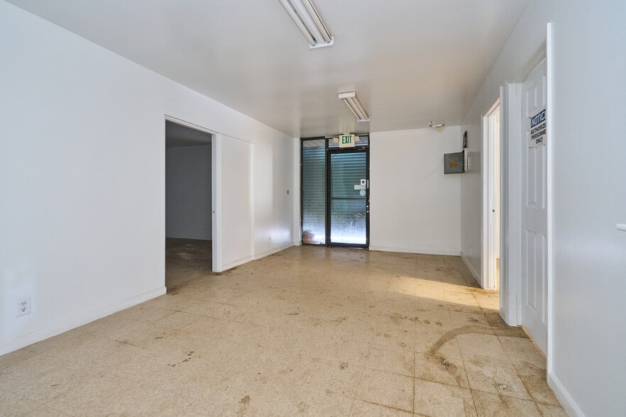 More Photos Of 1200 W El Segundo Blvd, Gardena Manufacturing For Sale