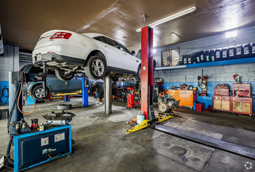 More Photos Of 2201 E Busch Blvd, Tampa Auto Repair For Sale