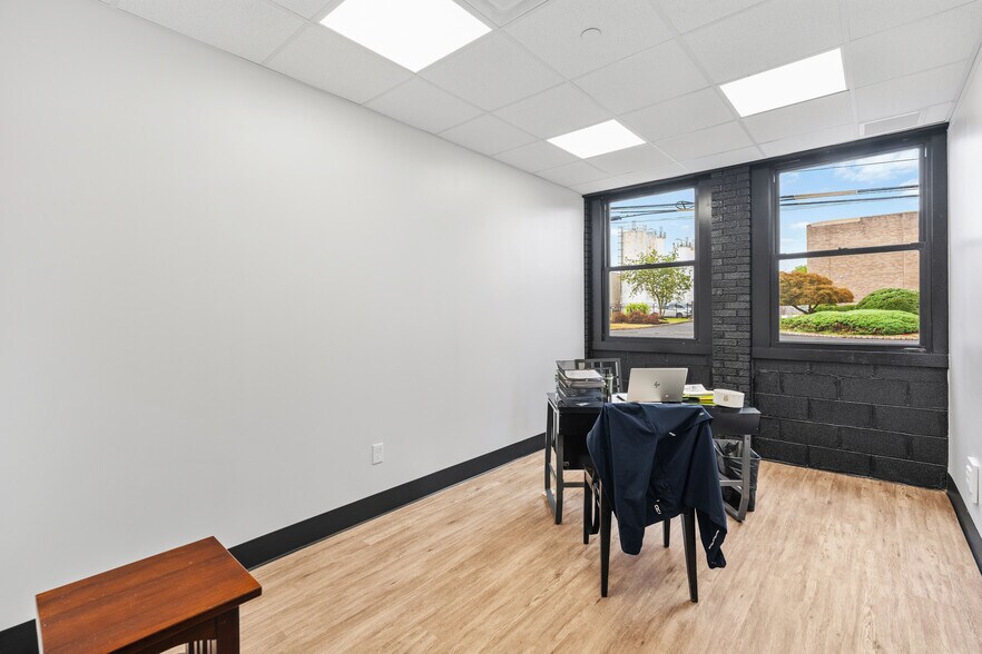 More Photos Of 14 Home News Row, New Brunswick Warehouse For Lease