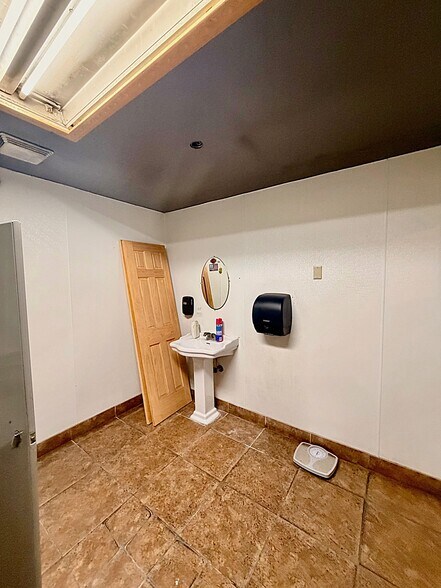 More Photos Of 479 6th Street St, Wells General Retail For Sale