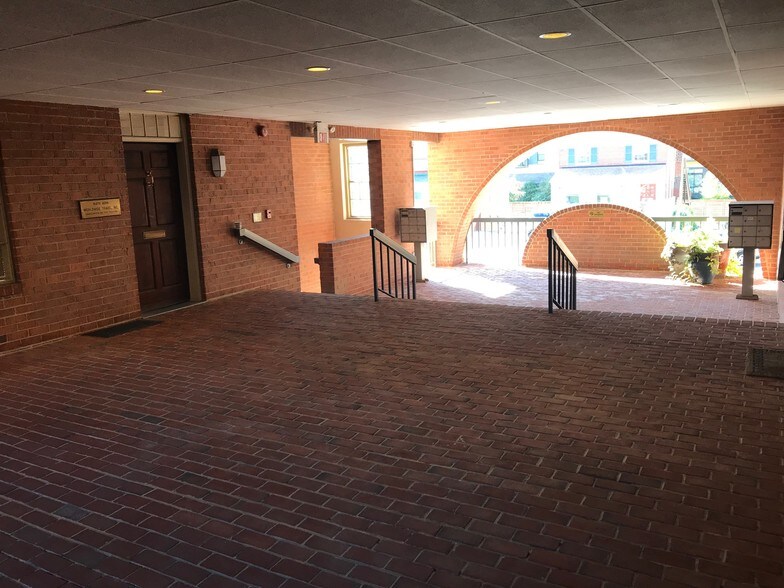 More Photos Of 8607-8609 2nd Ave, Silver Spring Medical For Sale