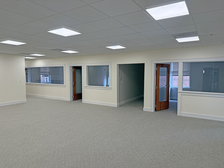 More Photos Of 25 Chestnut St, Portsmouth Office For Lease
