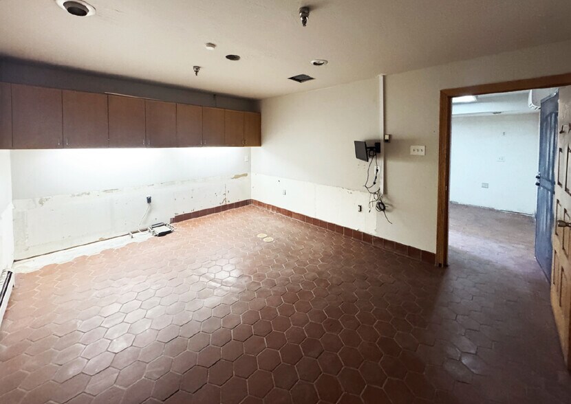 More Photos Of 1920 Columbia Dr SE, Albuquerque Warehouse For Sale