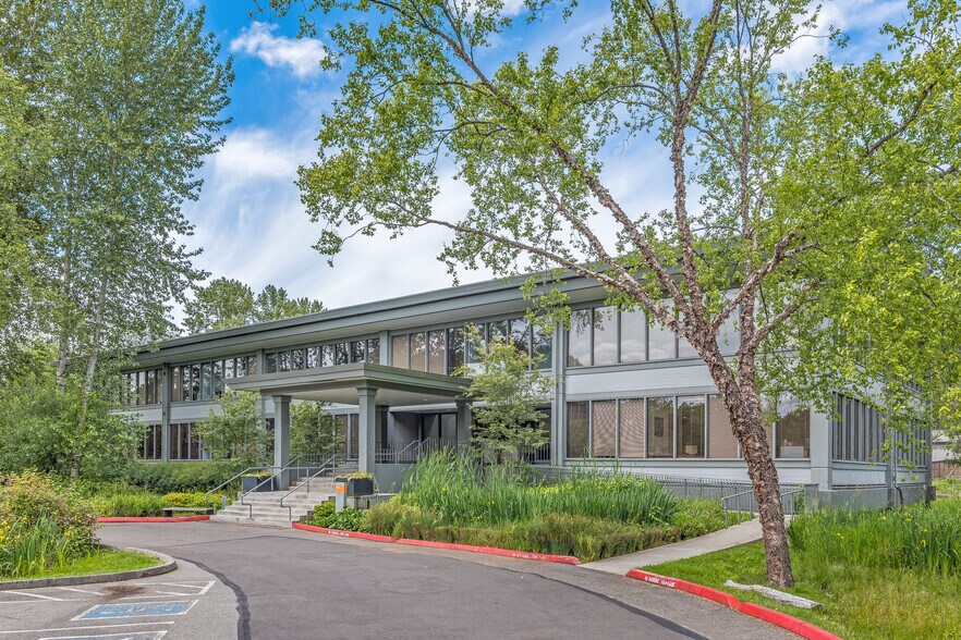 Primary Photo Of 1400 112th Ave SE, Bellevue Coworking Space