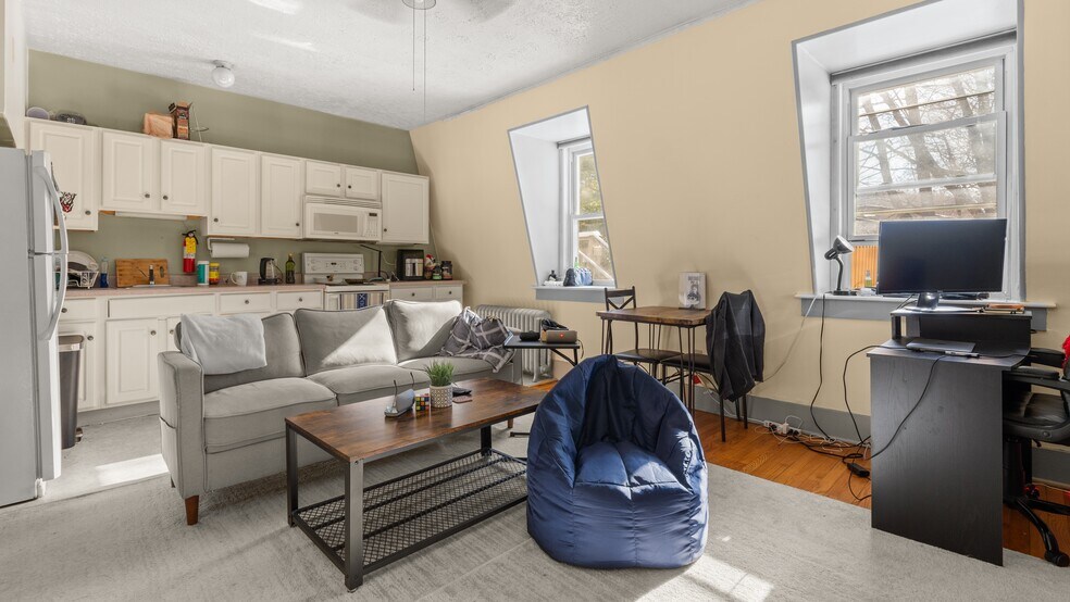 More Photos Of 465 Chapel St, Lee Apartments For Sale
