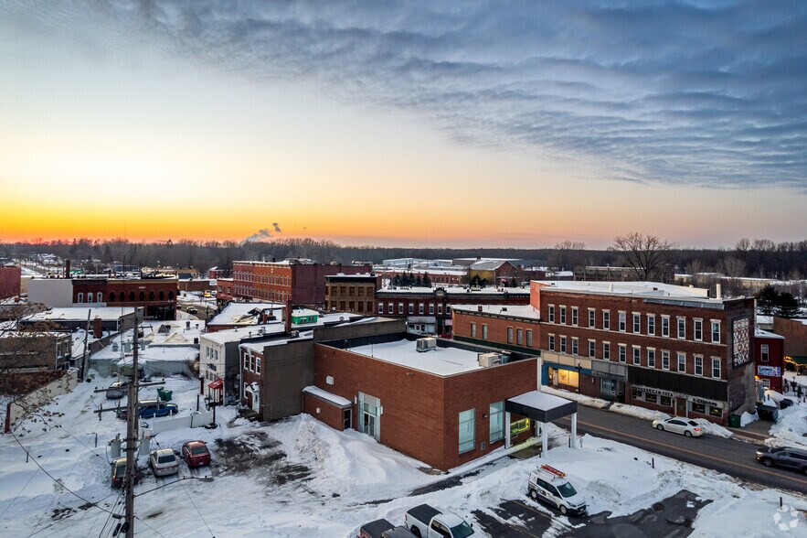 More Photos Of 30 E Main St, Geneva General Retail For Lease