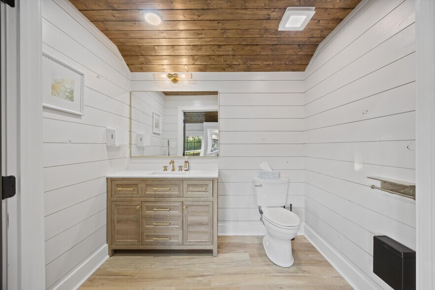 More Photos Of 4201 Pleasant Valley Rd, Union Grove Restaurant For Sale