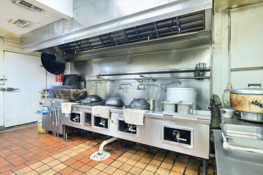 More Photos Of 4717 Gus Thomasson Rd, Mesquite Restaurant For Sale