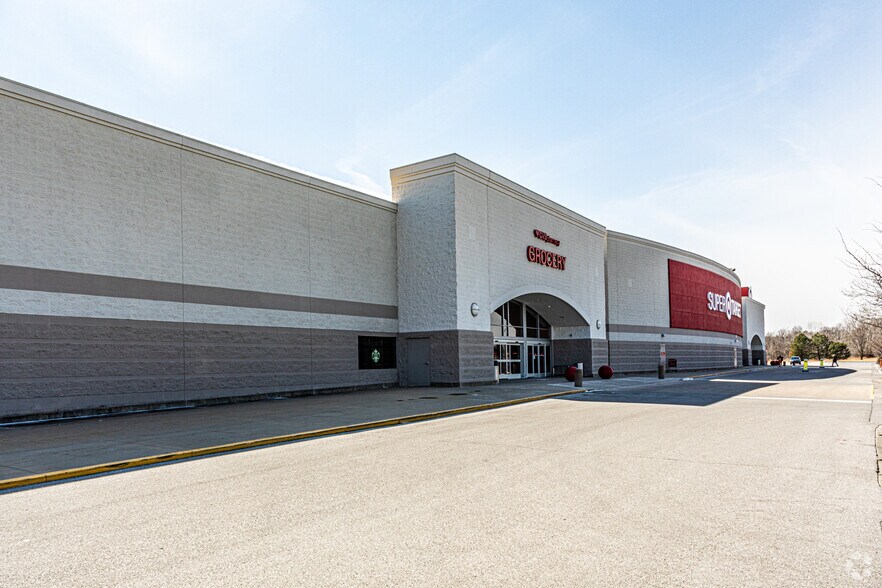 More Photos Of 901-1201 W 136th St, Kansas City Unknown For Lease
