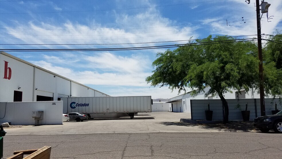 More Photos Of 1315 E Gibson Ln, Phoenix Warehouse For Lease
