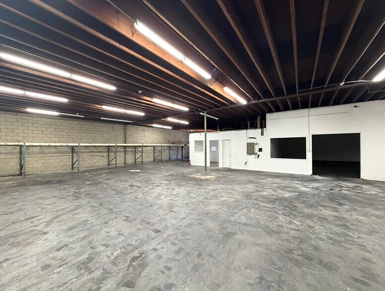 More Photos Of 725 Stanford Ave, Los Angeles Warehouse For Sale