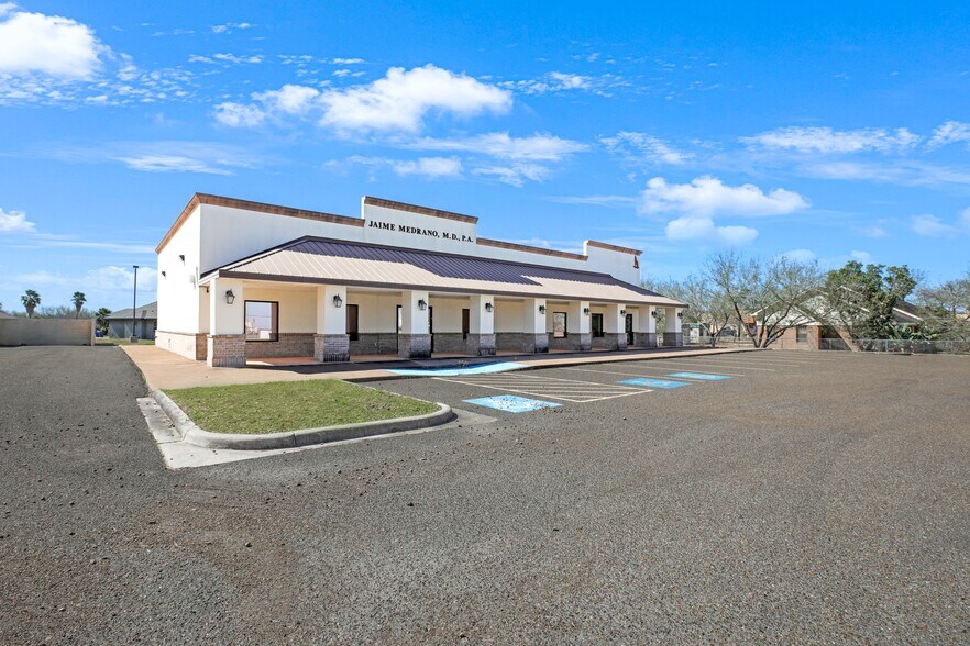 Primary Photo Of 802 E Expressway 83, La Joya General Retail For Sale