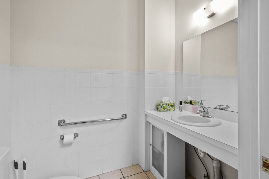 More Photos Of 105 Corporate Dr E, Langhorne Office For Sale