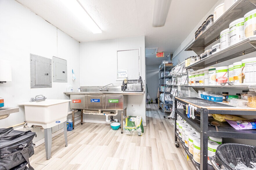 More Photos Of 4134-4136 W US Highway 90, Lake City Freestanding For Sale