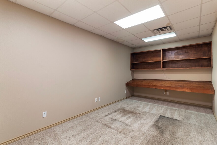 More Photos Of 3838 Endeavor Loop, Bryan Industrial For Lease