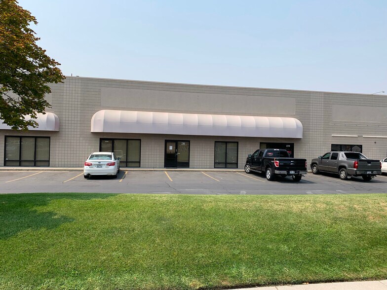 More Photos Of 2362-2400 S West Temple St, Salt Lake City Light Manufacturing For Lease
