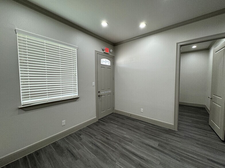 More Photos Of 17138 N Eldridge Pky, Tomball Medical For Sale