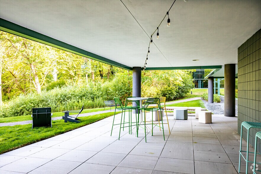 More Photos Of 12900 Whitewater Dr, Minnetonka Unknown For Lease