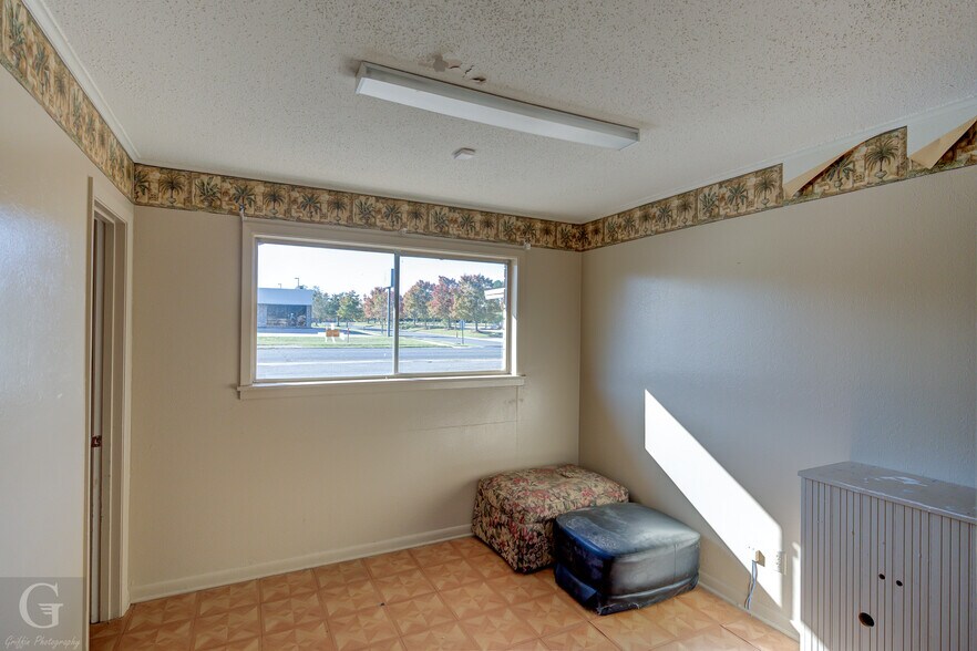 More Photos Of 435 Homer Rd, Minden Medical For Sale