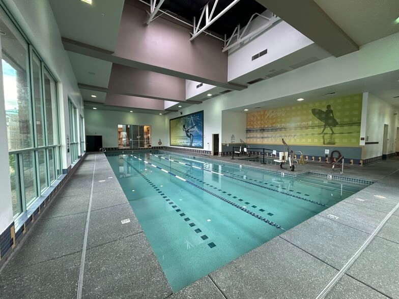More Photos Of 11630 N Tatum Blvd, Phoenix Health Club For Lease