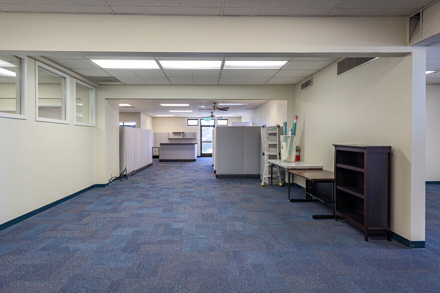 More Photos Of 971 E Broadway Ave, Atwater Office For Lease