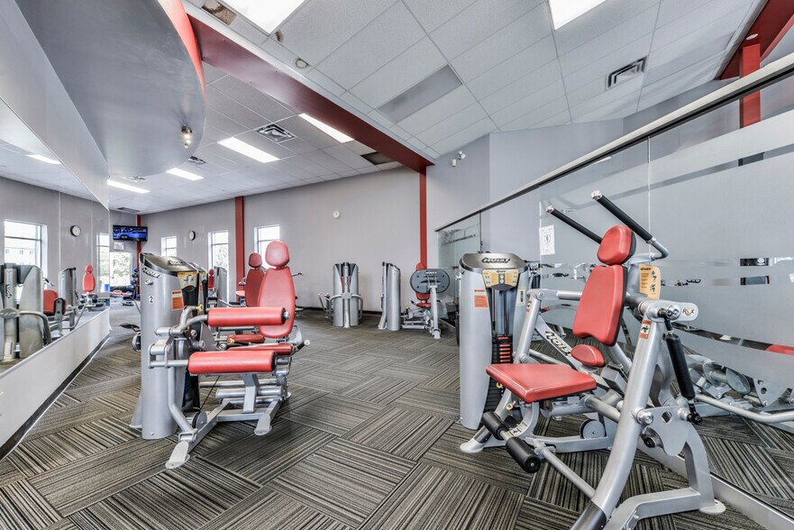 More Photos Of 533 Boul De Périgny, Chambly Health Club For Sale