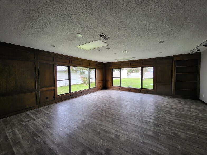 More Photos Of 20817 Sunshine Ln, Spring Office Residential For Lease