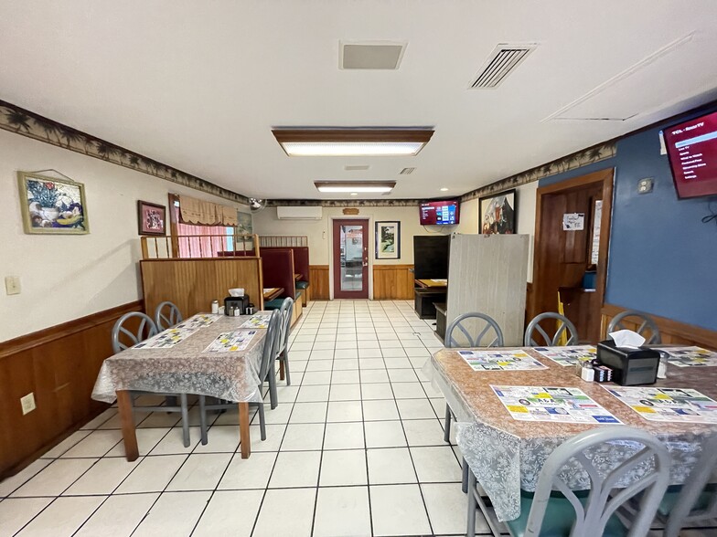 More Photos Of 736 E Hathaway Ave, Bronson Restaurant For Sale