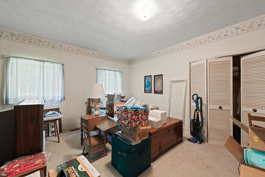 More Photos Of 1556 Highway 29 N, Newnan Office Residential For Sale