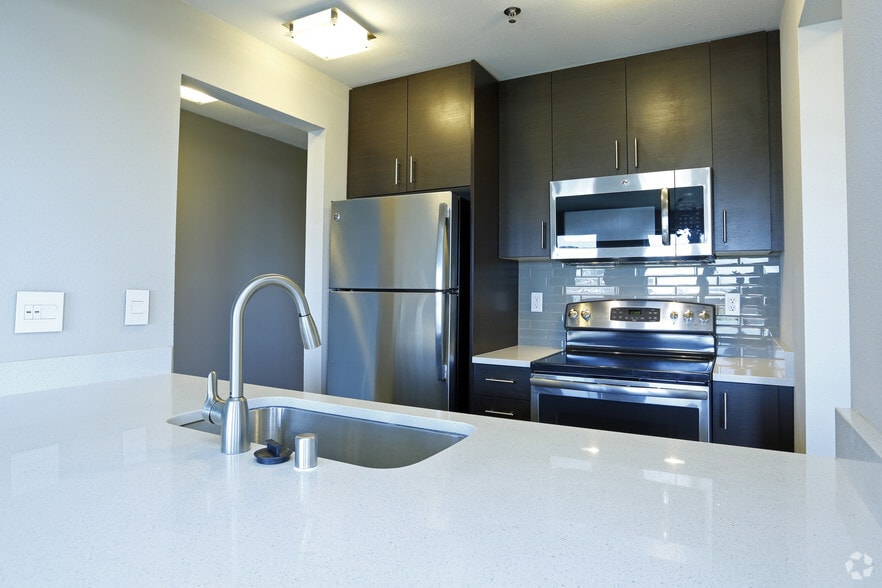 More Photos Of 2900 1st Ave, Seattle Apartments For Lease