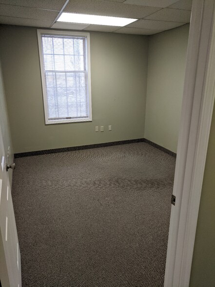 More Photos Of 10235 Brecksville Rd, Brecksville Office For Lease
