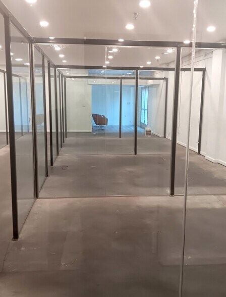 More Photos Of 2824-2828 E 12th St, Los Angeles Manufacturing For Lease