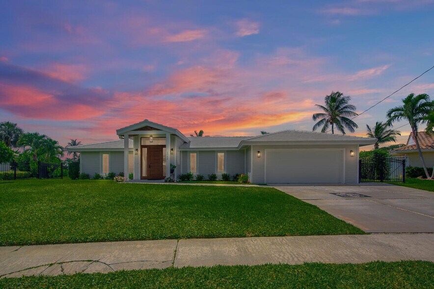 More Photos Of 1768 Tudor Rd, North Palm Beach Specialty For Sale