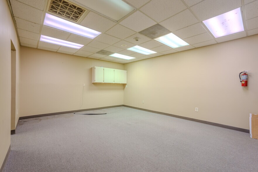 More Photos Of 208 Marengo St, Florence Healthcare For Lease