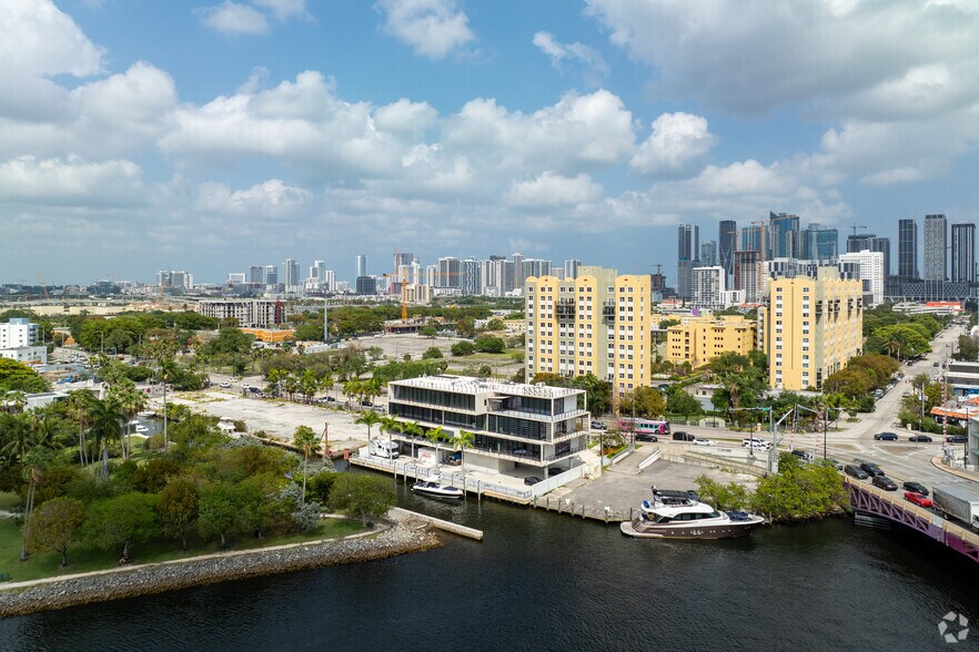 More Photos Of 528 NW 7th Ave, Miami Office For Sale