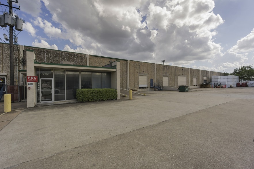 More Photos Of 7235-7255 Wynnwood Ln, Houston Unknown For Lease