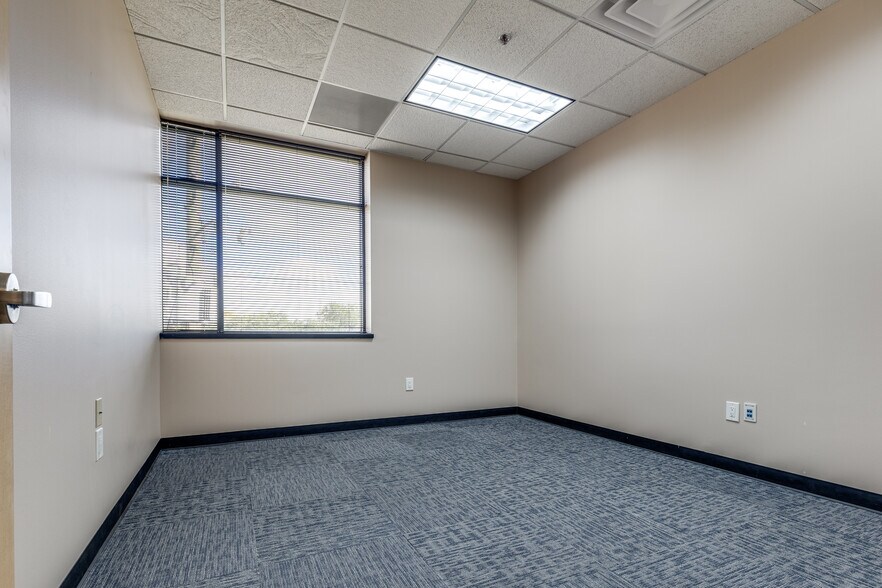 More Photos Of 14521 Old Katy Rd, Houston Unknown For Lease