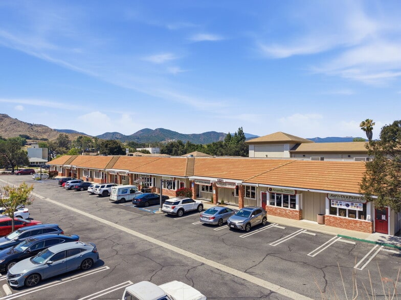 More Photos Of 1321-1345 E Thousand Oaks Blvd, Thousand Oaks Unknown For Lease
