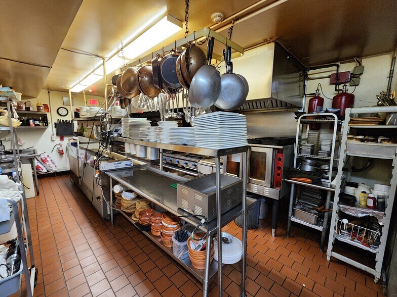 More Photos Of 128 County St, New Bedford Restaurant For Sale