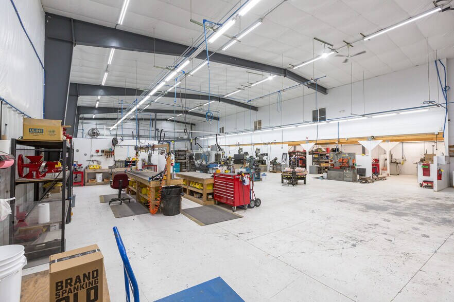 More Photos Of 497 Stevensville Airport Rd, Stevensville Warehouse For Sale