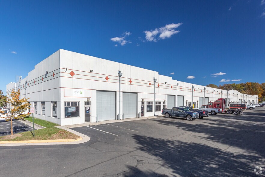 More Photos Of 9201-9373 Mike Garcia Dr, Manassas Warehouse For Lease
