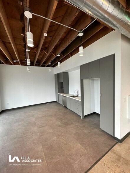 More Photos Of 999 E Willow St, Signal Hill Medical For Lease
