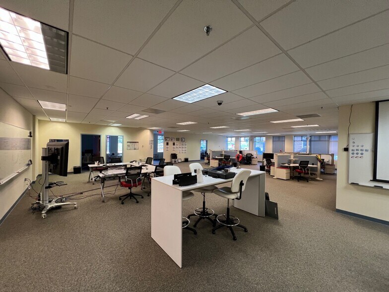 More Photos Of 45195 Research Pl, Ashburn Office For Sale