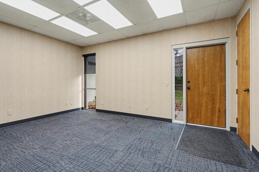 More Photos Of 3103 S Juniper Ave, Broken Arrow Office For Lease