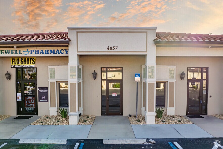 More Photos Of 4857 Palm Beach Blvd, Fort Myers Office For Lease