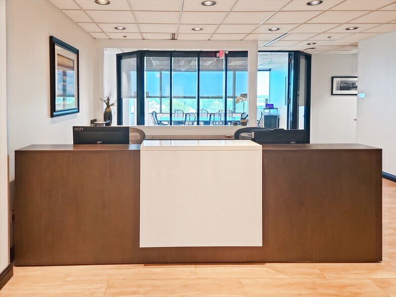 More Photos Of 111 Westport Plaza Dr, Saint Louis Office For Lease